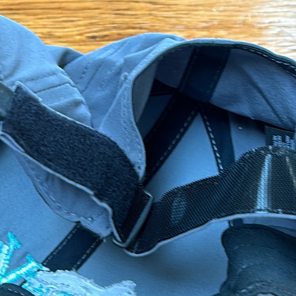 Nike PureVax golf cap. Gray with mint embroidery. One Size with Velcro closure - Picture 8 of 10